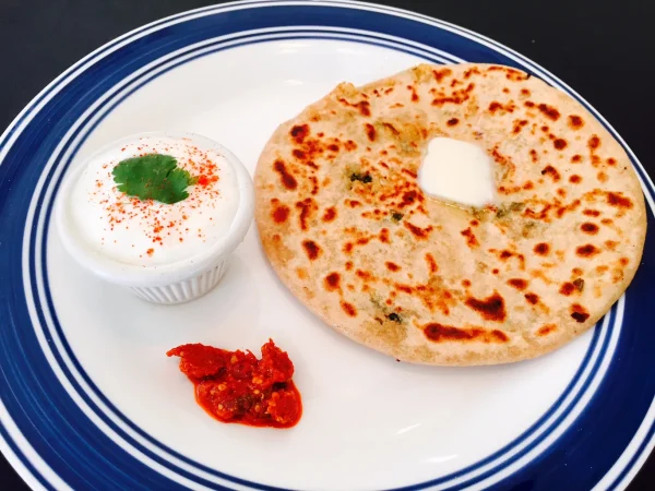 GOBHI PARATHA & CURD ( 1PC )